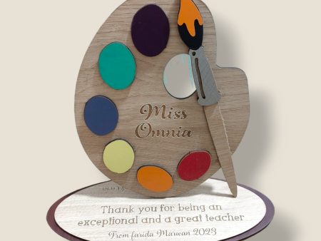 Personalized wooden palette stand Online Sale